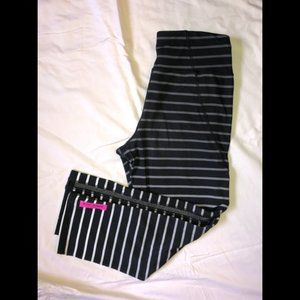 Betsey Johnson Performance Ombre Cropped Leggings